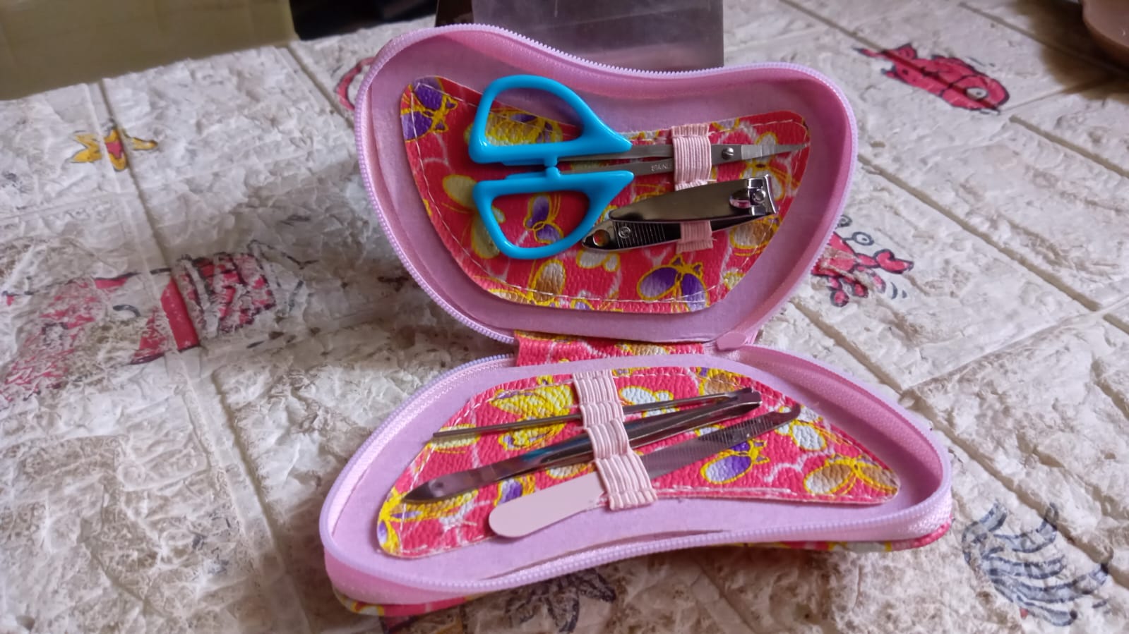5 IN 1 Stainless Steel Professional Manicure Set, Nail Cutter For Women, Nail Scissors, Luxury Grooming Kit - Bhavnagar Deodap