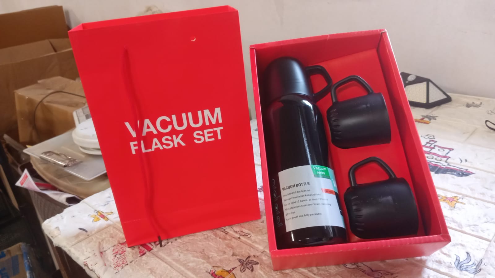 Vacuum Flask Set Stainless Steel Thermos With 3 Cup Creative Gift Set With Cover Handle Portable Car Water Bottle Set (Approx 500ml) - Bhavnagar Deodap