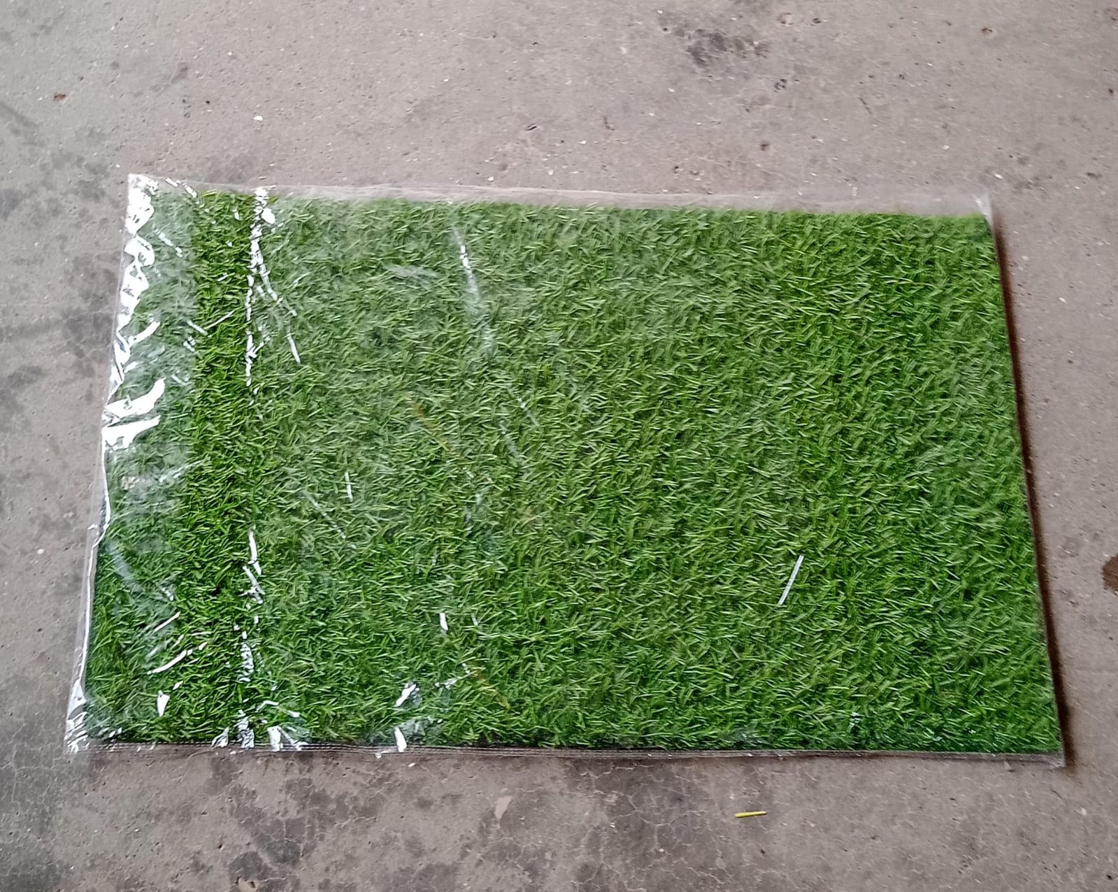 Artificial Grass for Balcony Or Doormat, Soft and Durable Plastic Turf Carpet 58x38cm - Bhavnagar Deodap