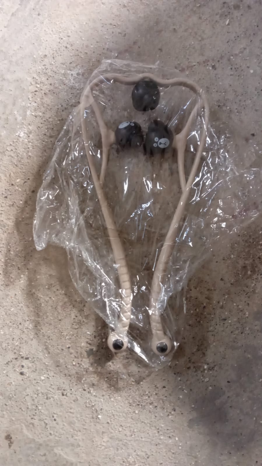 NECK SHOULDER MASSAGER, PORTABLE RELIEVING THE BACK FOR MEN RELIEVING THE WAIST WOMEN & MEN USE - Bhavnagar Deodap