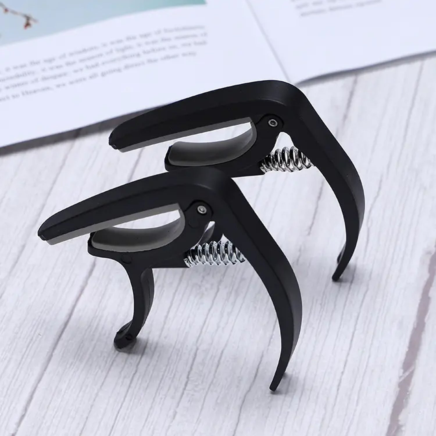 Guitar Capo with Pickup Stand, Soft Pad for Acoustic and Electric Guitar Ukulele Mandolin Banjo Guitar Accessories - Bhavnagar Deodap